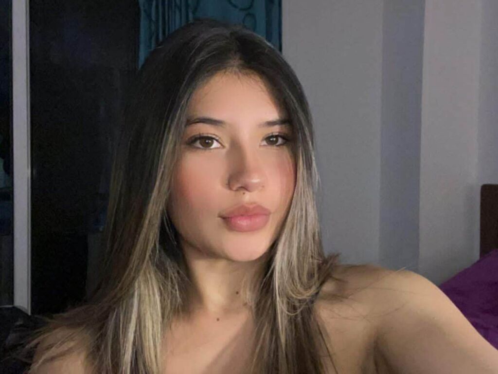 Amber Cobos